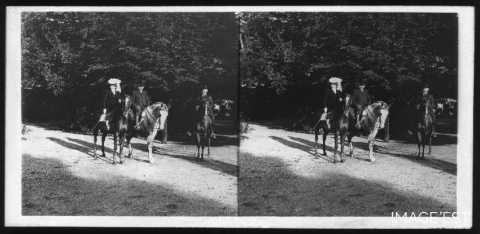 Cavaliers dans le jardin de la tonnellerie Adolphe Fruhinsholz (Nancy)